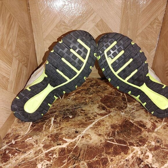 Nike women's Dual Fusion running shoes sneaker silver size 8.5. 021 - Picture 4 of 12